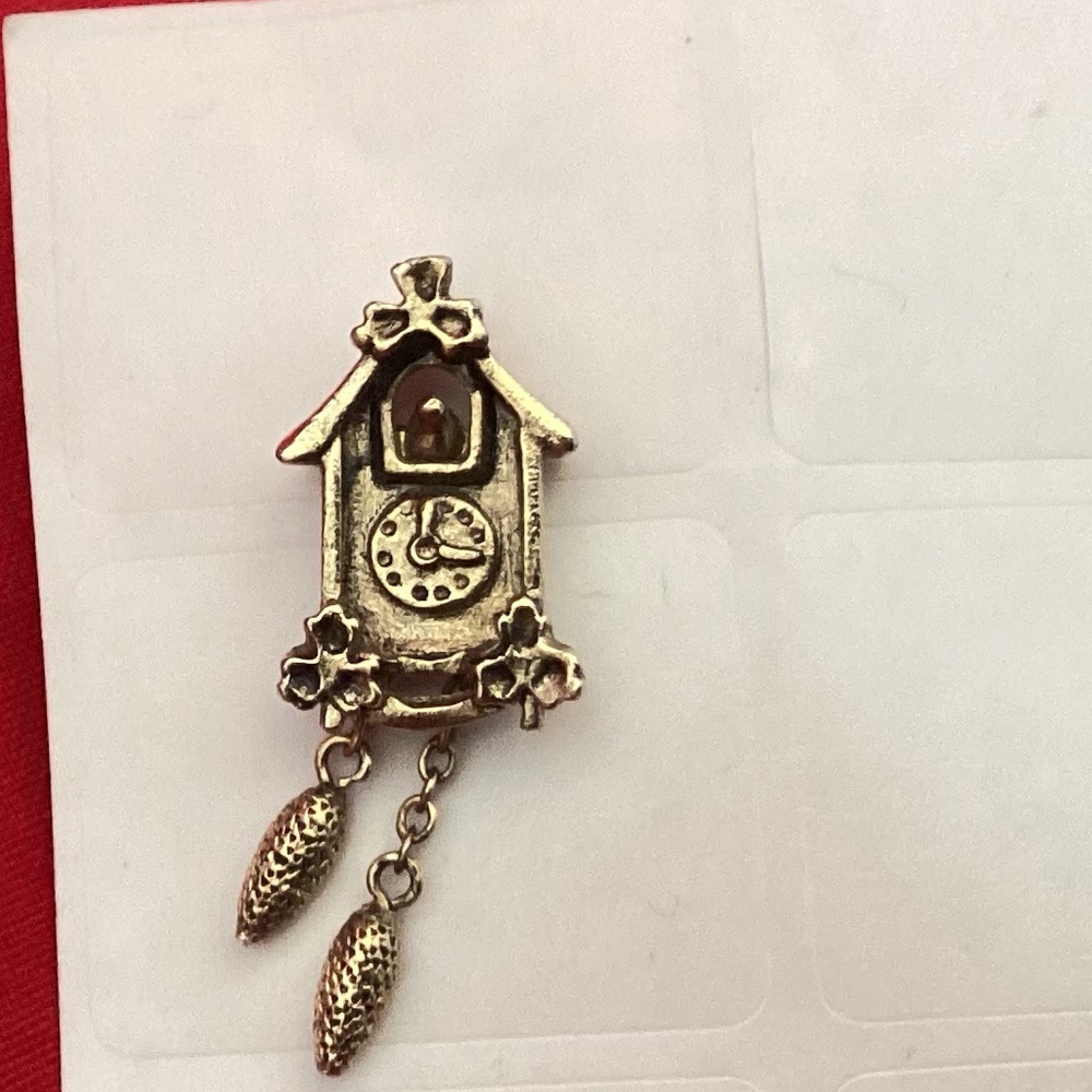 Avon cuckoo clock pin